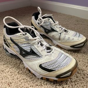 Mizuno volleyball shoes